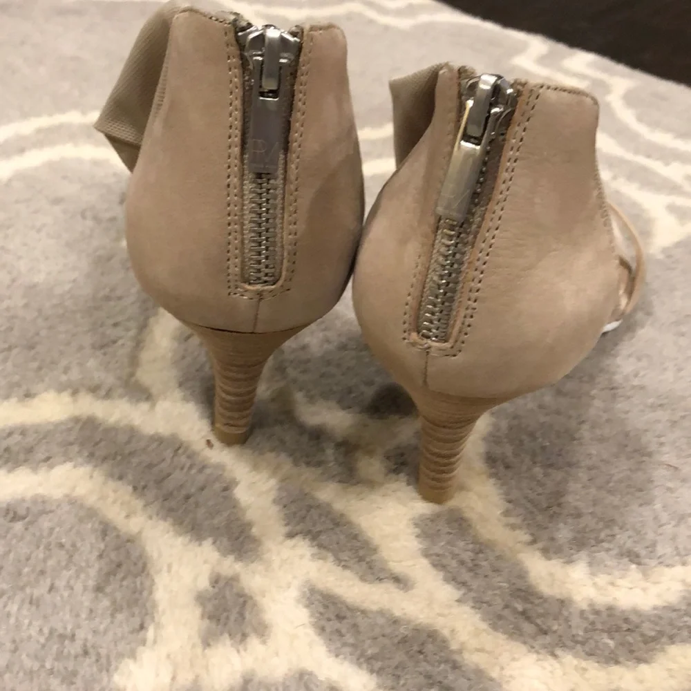🌺Pelle Moda “ Barley”